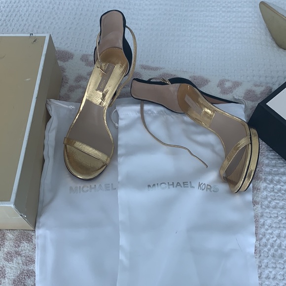 Michael Kors Cracked Metallic Leather And Suede Sandals sold T - Picture 13 of 13